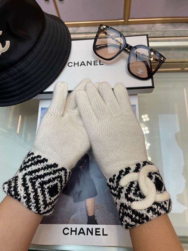 Chanel gloves hm91